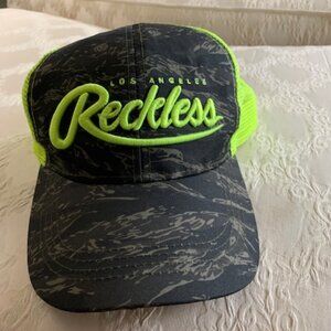 YOUNG & RECKLESS  SNAPBACK BALL CAP